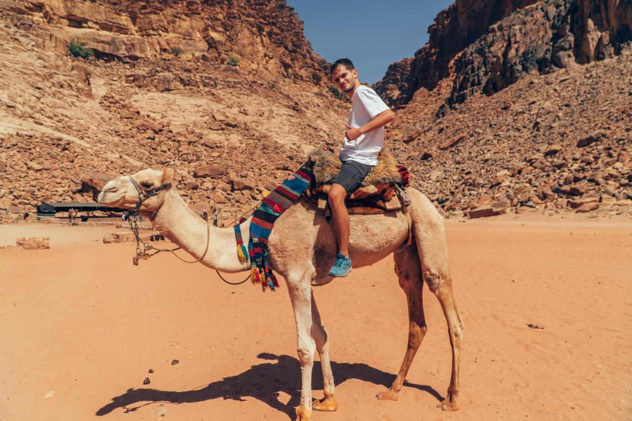 Bedouin Host Camp& With Tour Hotel Wadi Rum Exterior photo