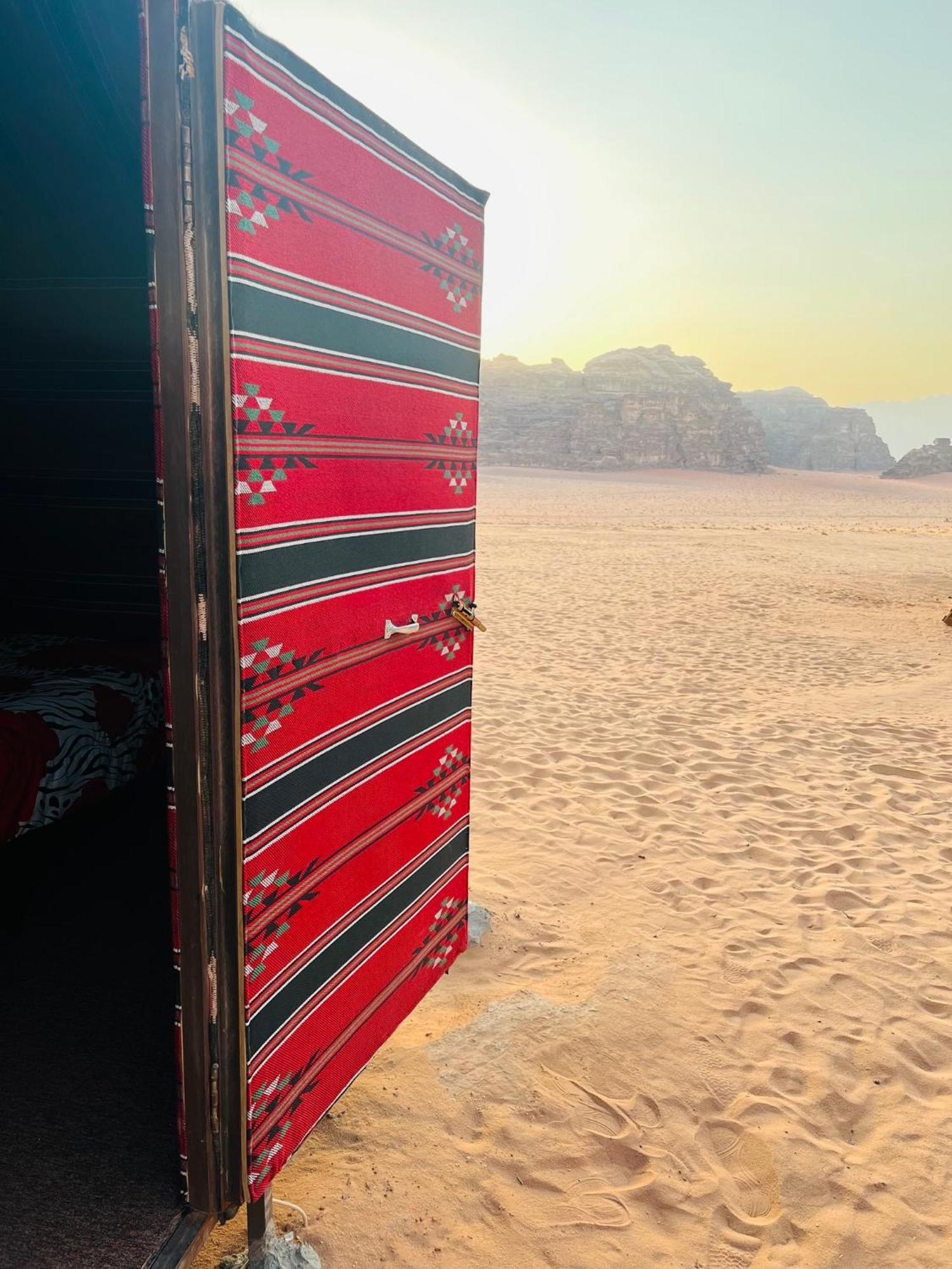 Bedouin Host Camp& With Tour Hotel Wadi Rum Exterior photo